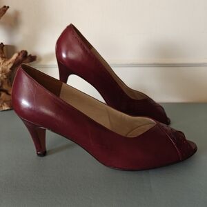 Vintage deep burgundy red peep toe heels - Sz 9, date night